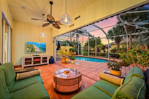 $895,000 | 4702 Dovehill Drive, Palm Beach Gardens, FL 33418