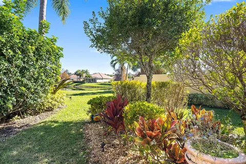 $895,000 | 4702 Dovehill Drive, Palm Beach Gardens, FL 33418