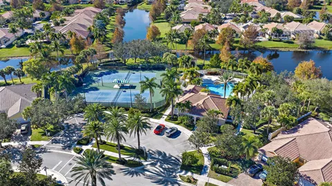 $895,000 | 4702 Dovehill Drive, Palm Beach Gardens, FL 33418