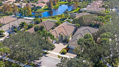 $895,000 | 4702 Dovehill Drive, Palm Beach Gardens, FL 33418