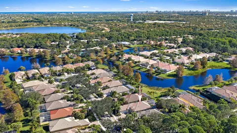 $895,000 | 4702 Dovehill Drive, Palm Beach Gardens, FL 33418