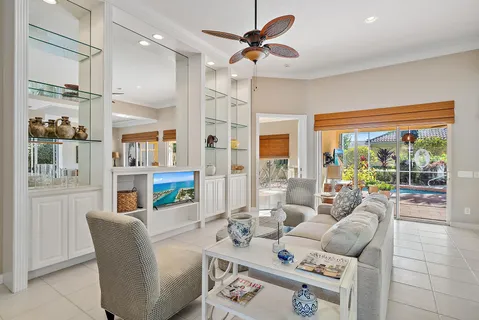 $895,000 | 4702 Dovehill Drive, Palm Beach Gardens, FL 33418