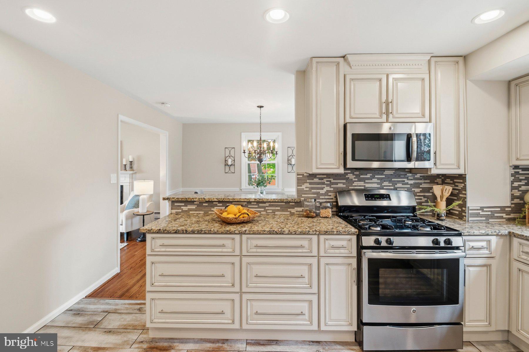 214 Chantrey Road Lutherville-Timonium, MD 21093 - Photo 13 of 54 Gas Range