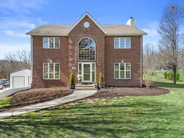 $675,000 | W266S8655 Rustic View Lane, Vernon, WI 53149