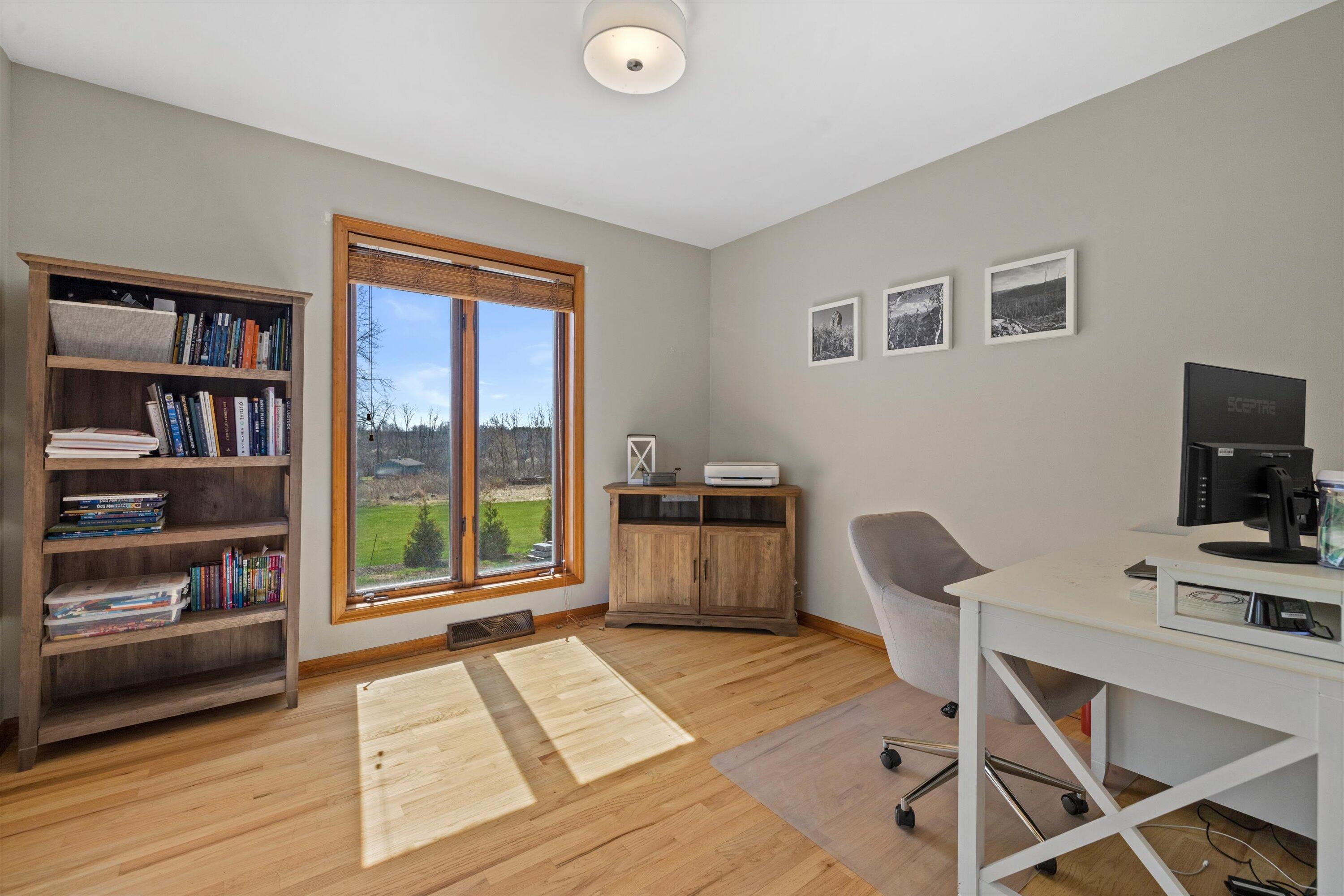 W266S8655 Rustic View Lane Vernon, WI 53149 - Photo 17 of 60 Office/Bonus Room