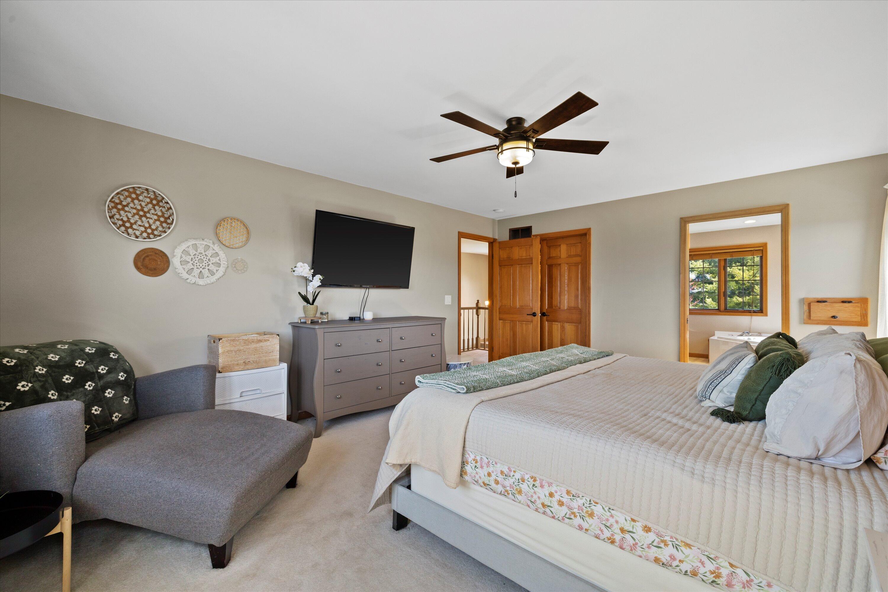 W266S8655 Rustic View Lane Vernon, WI 53149 - Photo 29 of 60 Master