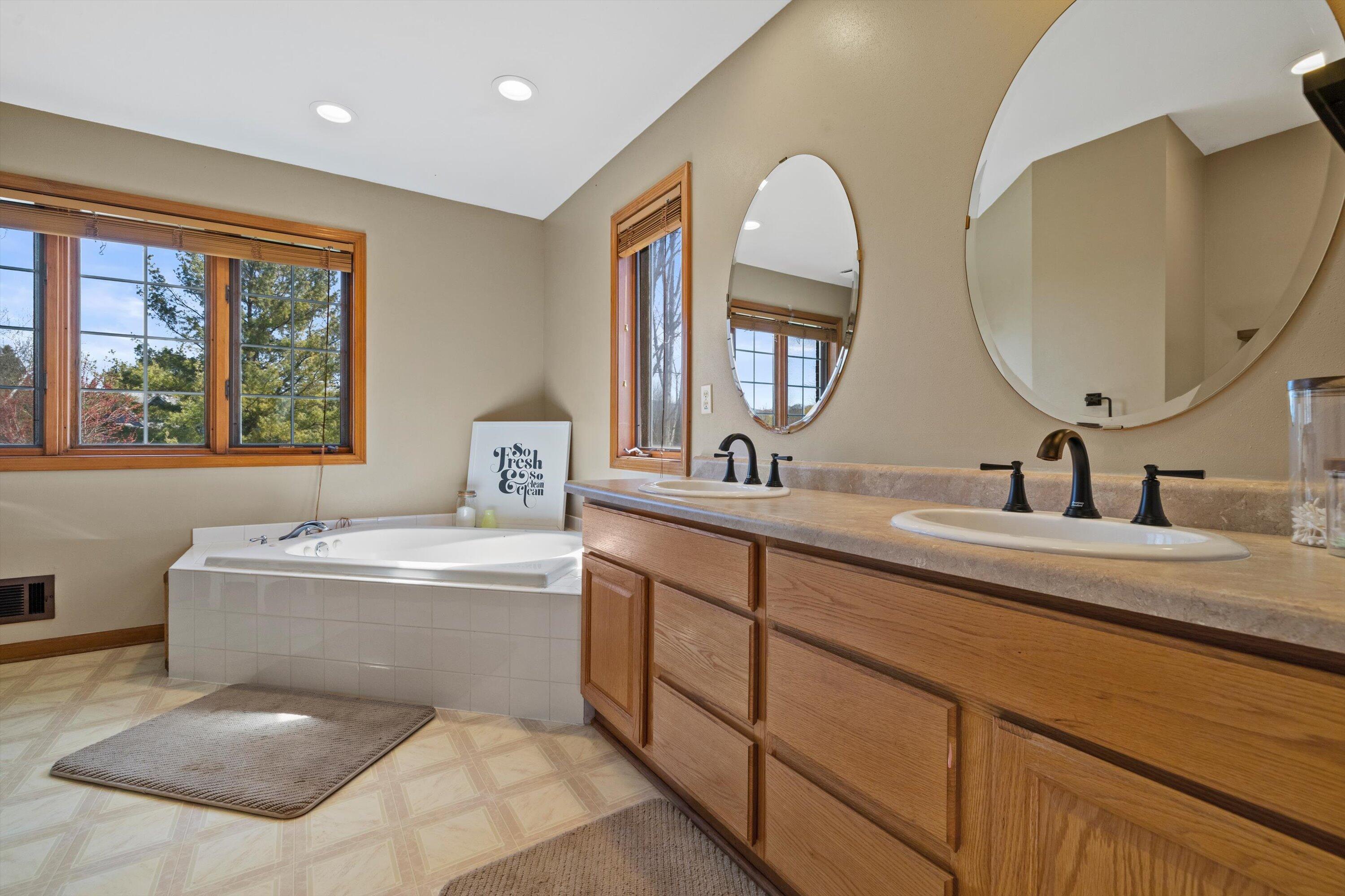 W266S8655 Rustic View Lane Vernon, WI 53149 - Photo 30 of 60 Master en suite bathroom