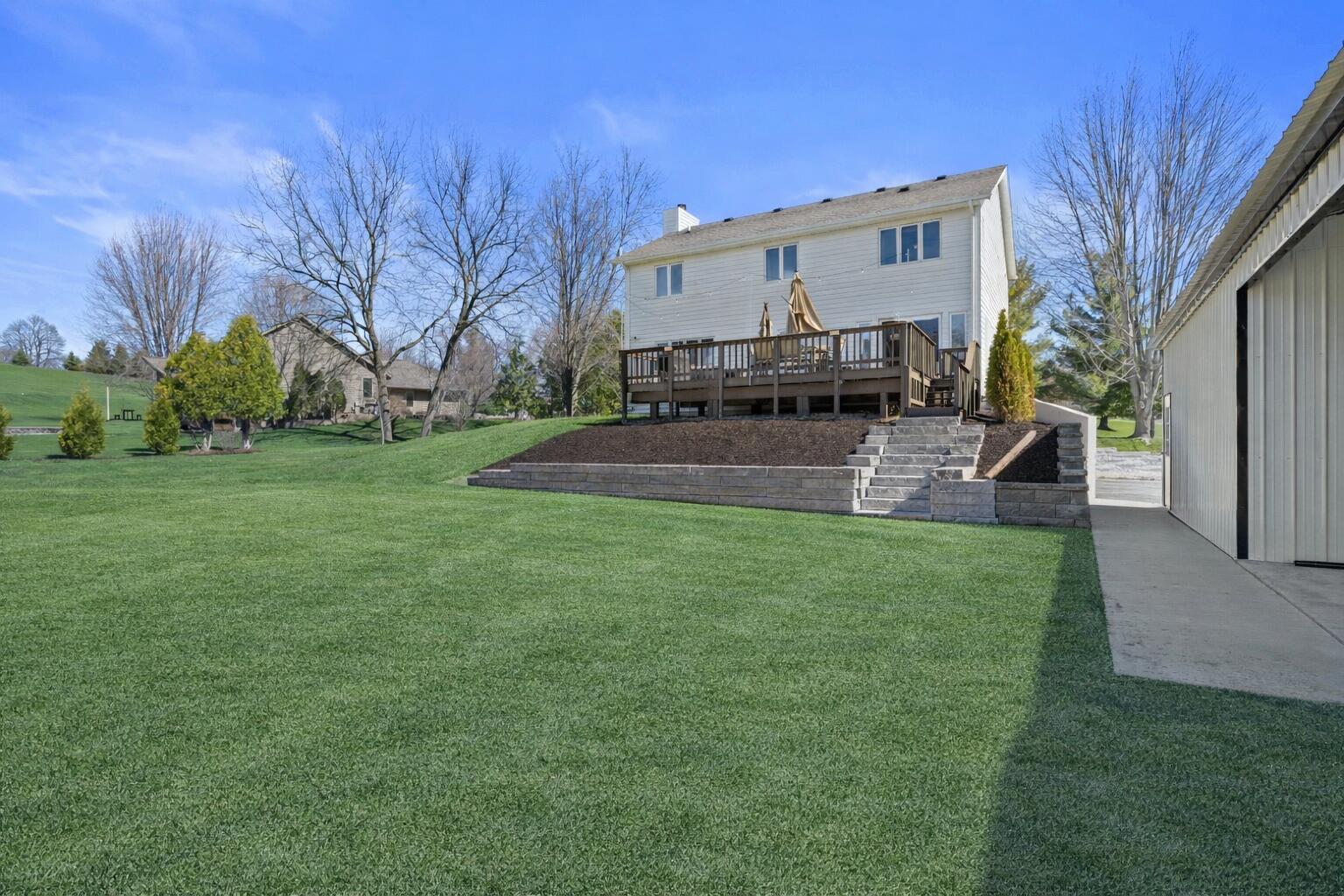 W266S8655 Rustic View Lane Vernon, WI 53149 - Photo 43 of 60 Enhanced rendering with grass