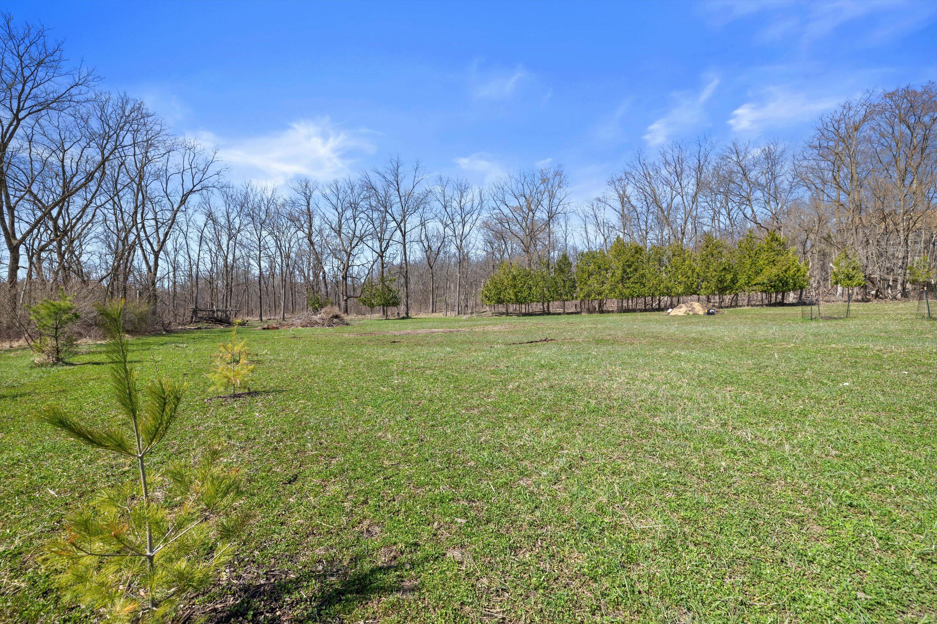 W266S8655 Rustic View Lane Vernon, WI 53149 - Photo 45 of 60 Back of yard