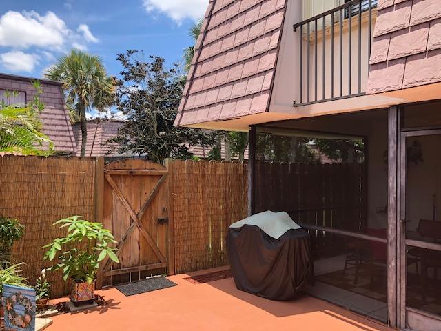 7572 Courtyard Run East Boca Raton, FL 33433 - Photo 3 of 46 IMG_7322