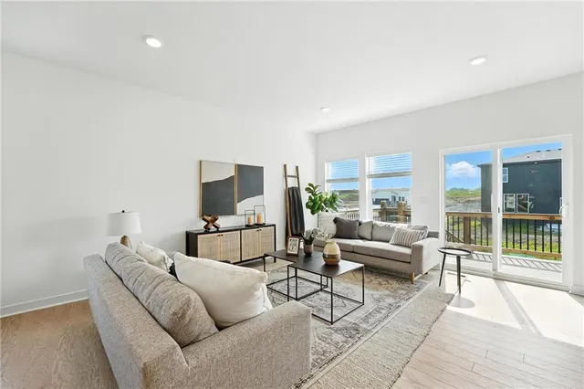 $342,867 | 1204 Southeast Windbreak Drive, Lee's Summit, MO 64081