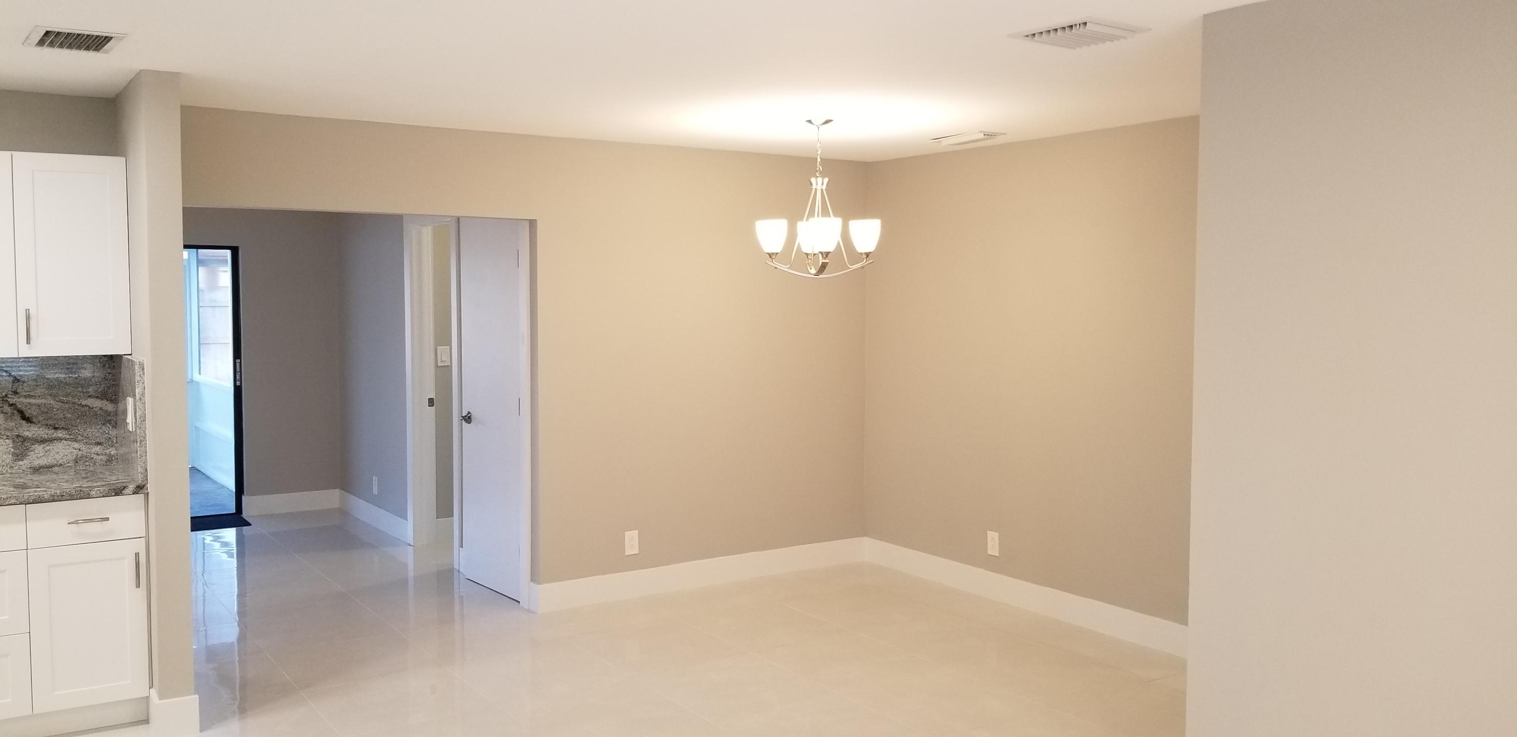 452 Los Altos Road Palm Springs, FL 33461 - Photo 4 of 9 Dining Room