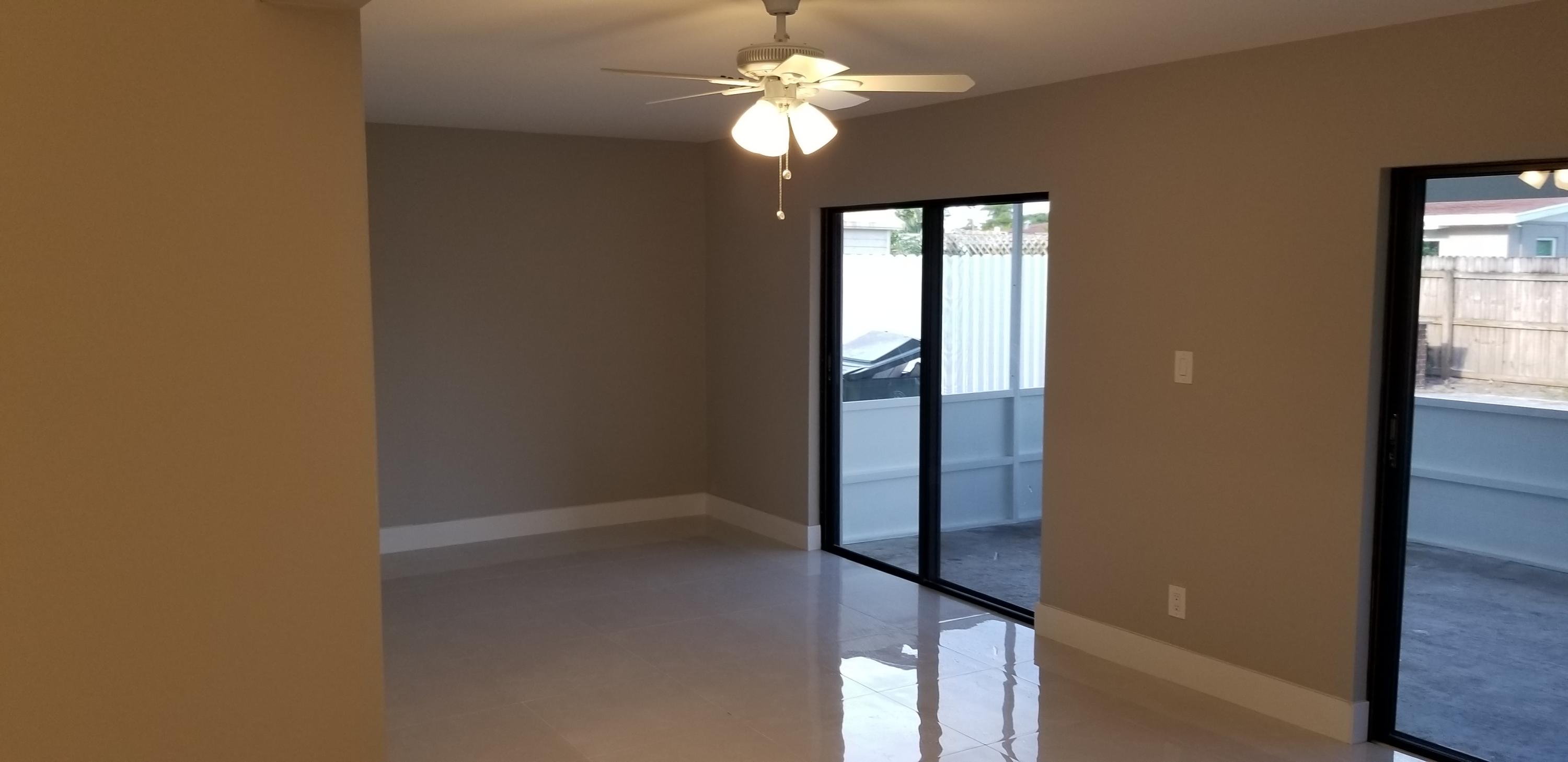 452 Los Altos Road Palm Springs, FL 33461 - Photo 5 of 9 Family Room