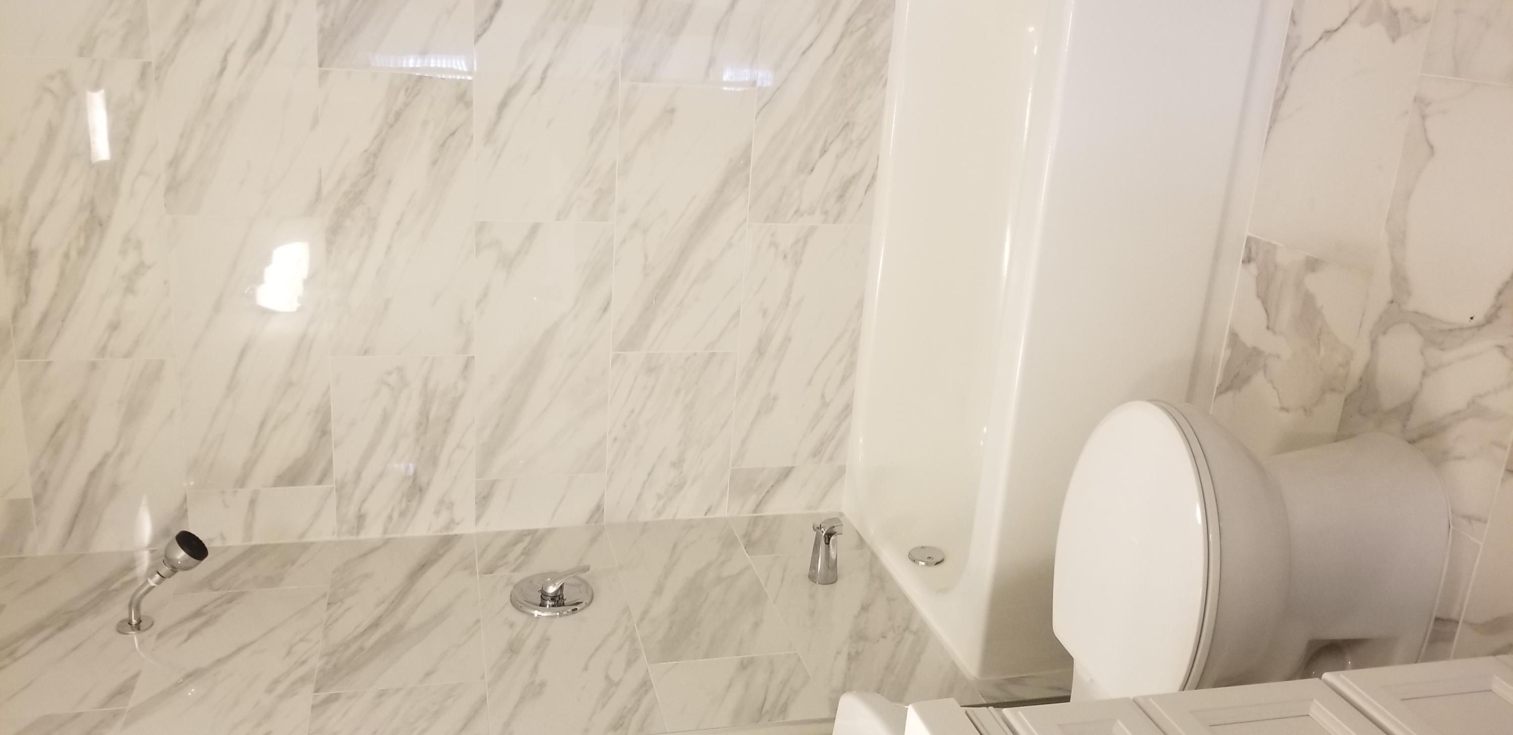 452 Los Altos Road Palm Springs, FL 33461 - Photo 7 of 9 Bathroom No. 1