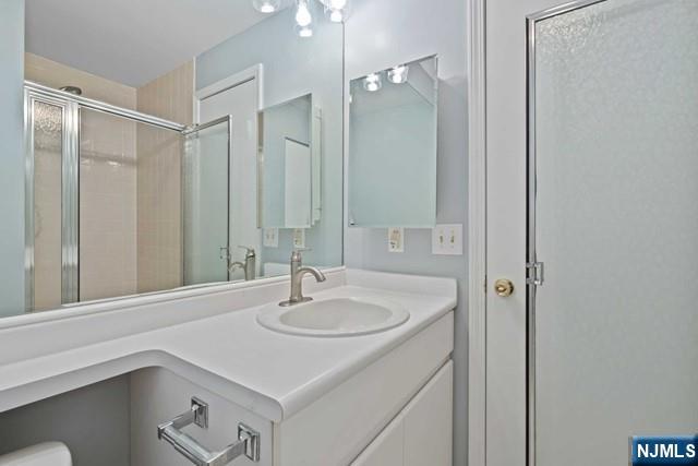405 Williams Court, Unit 405 Edgewater, NJ 07020 - Photo 25 of 27