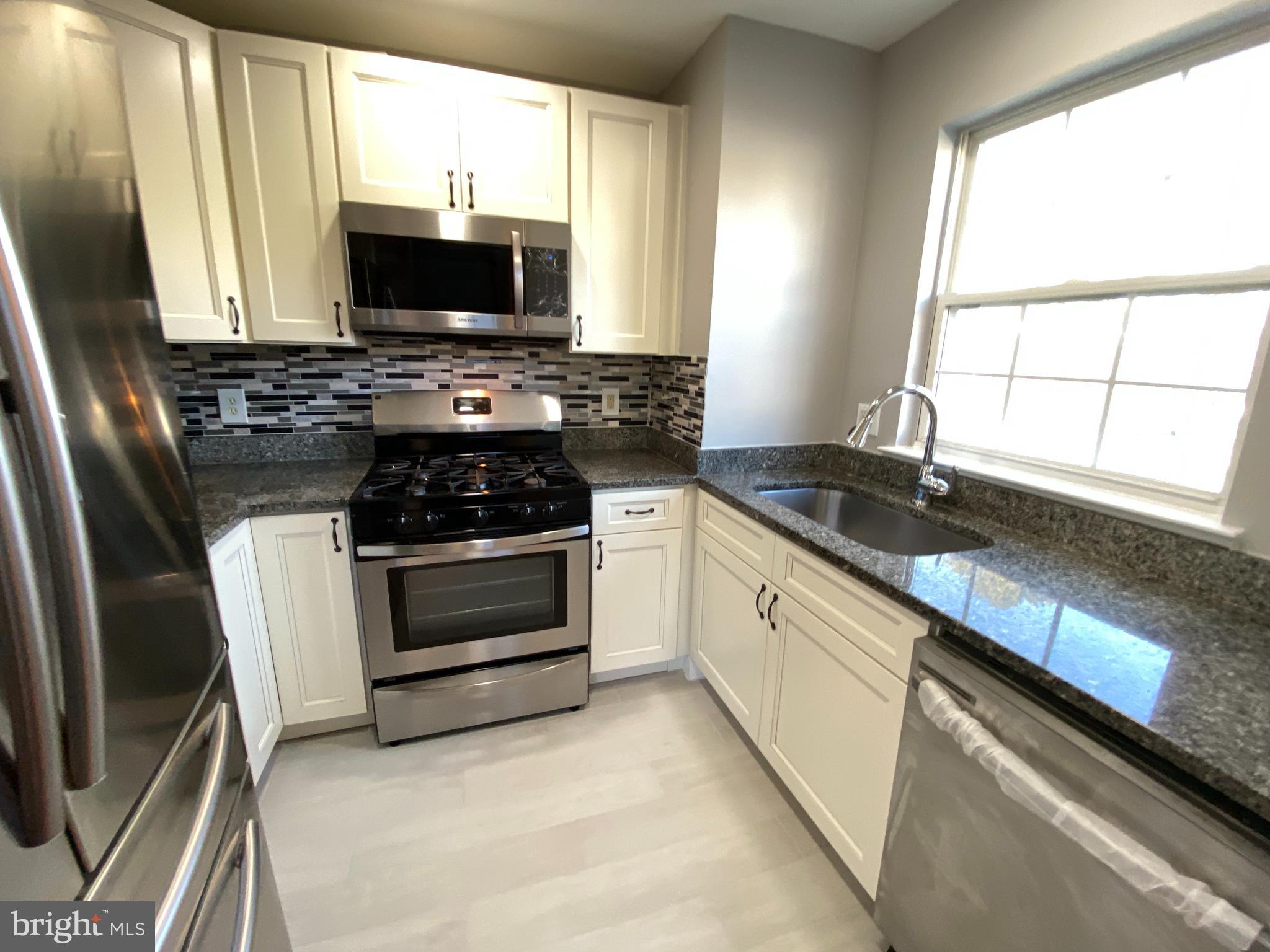 22914 Oakgrove Road Sterling, VA 20166 - Photo 18 of 42 Gallery Image 18