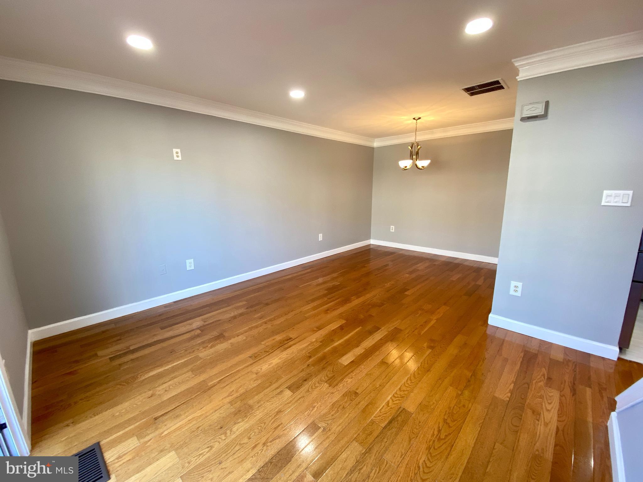 22914 Oakgrove Road Sterling, VA 20166 - Photo 21 of 42 Family room
