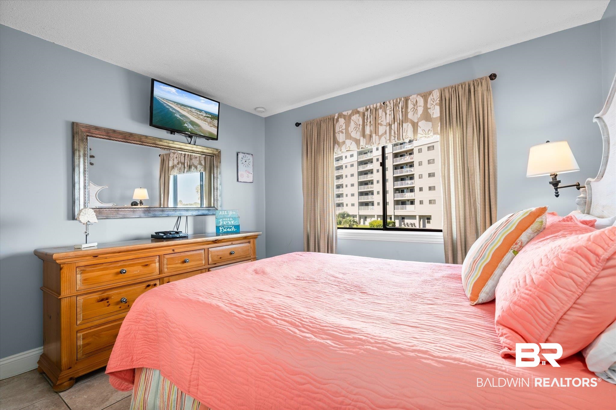 400 Plantation Road, Unit 3222 Gulf Shores, AL 36542 - Photo 9 of 31 View of tiled bedroom