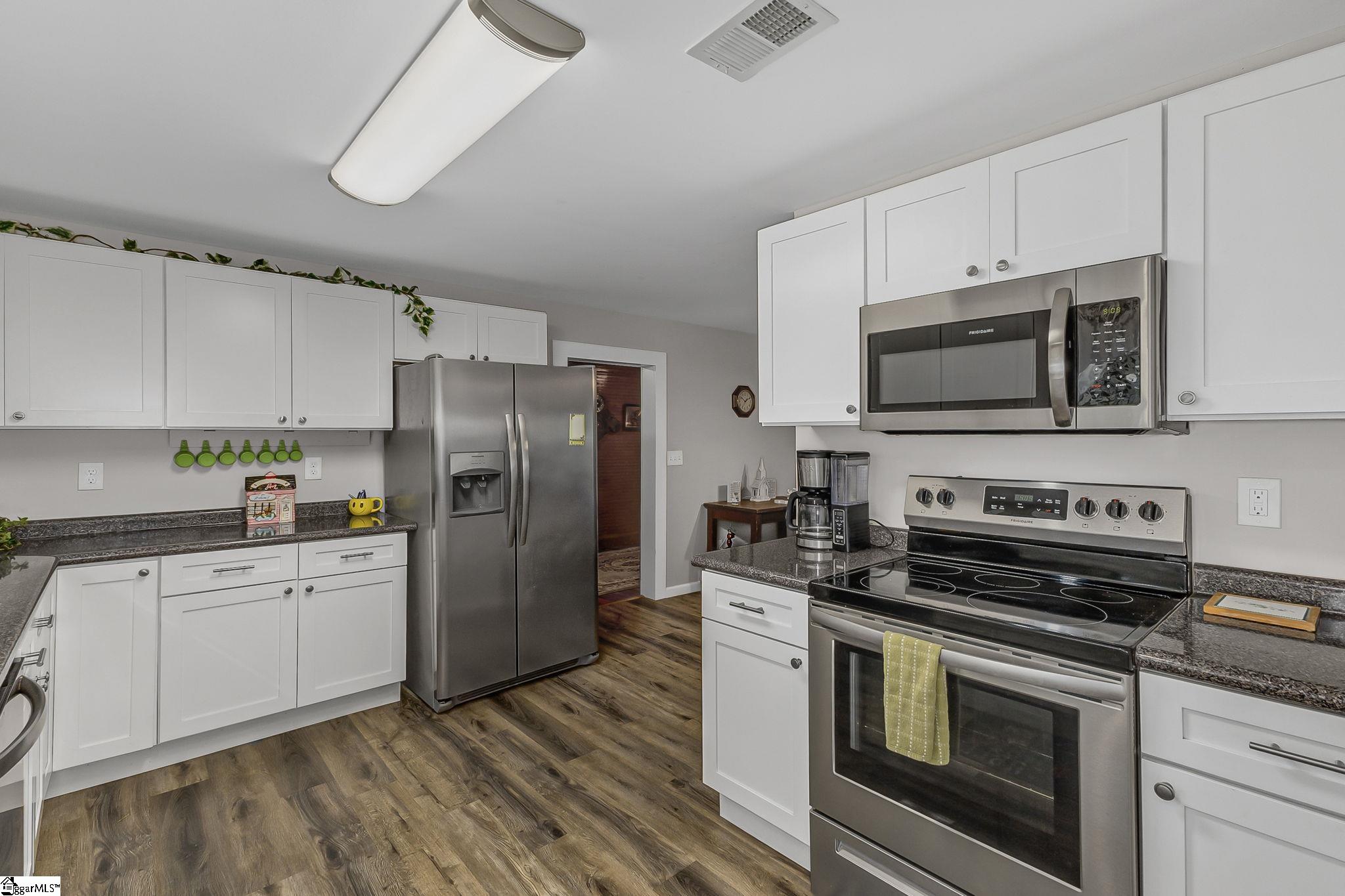 2444 Abner Creek Road Duncan, SC 29651 - Photo 2 of 34