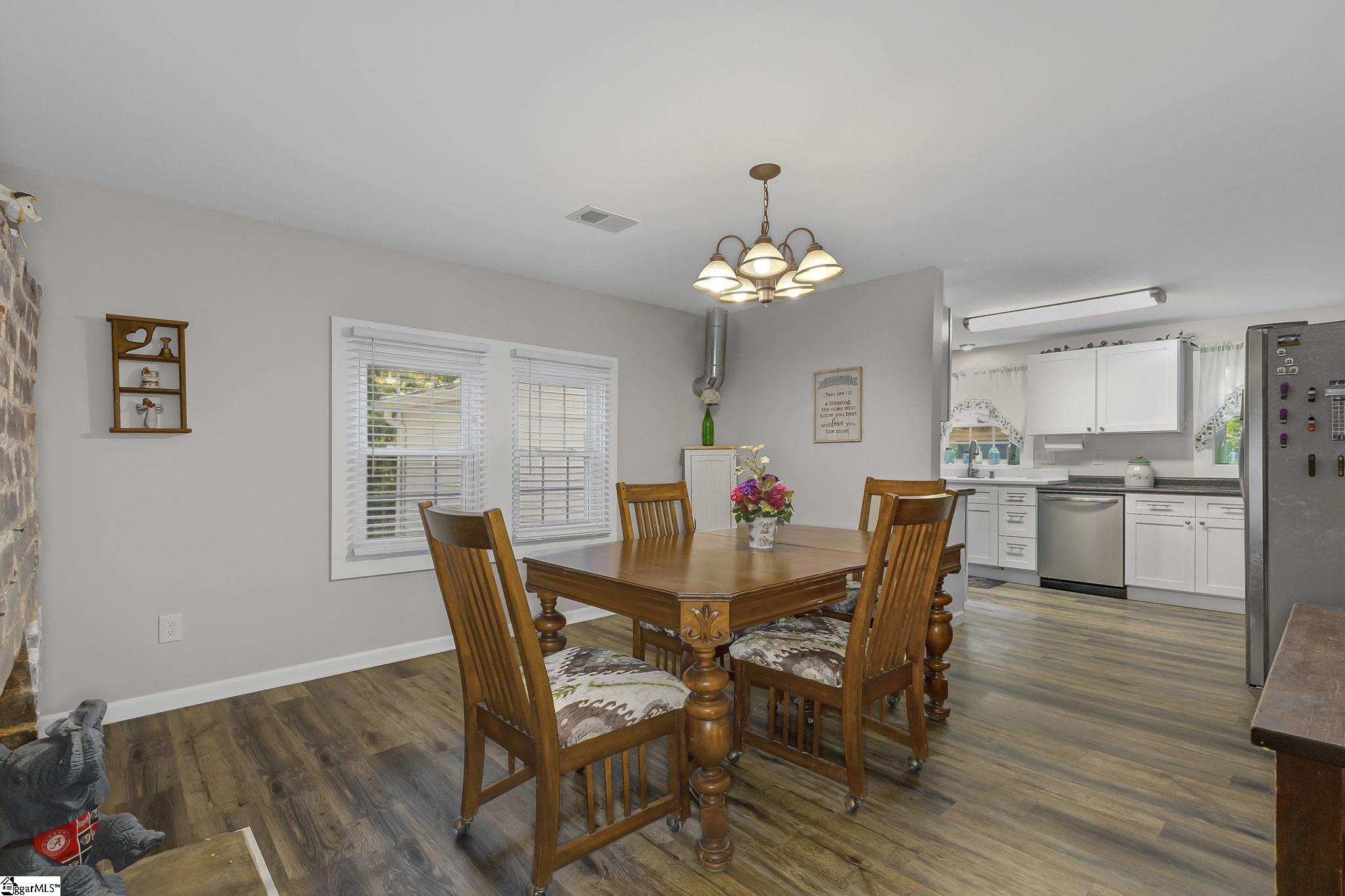 2444 Abner Creek Road Duncan, SC 29651 - Photo 4 of 34