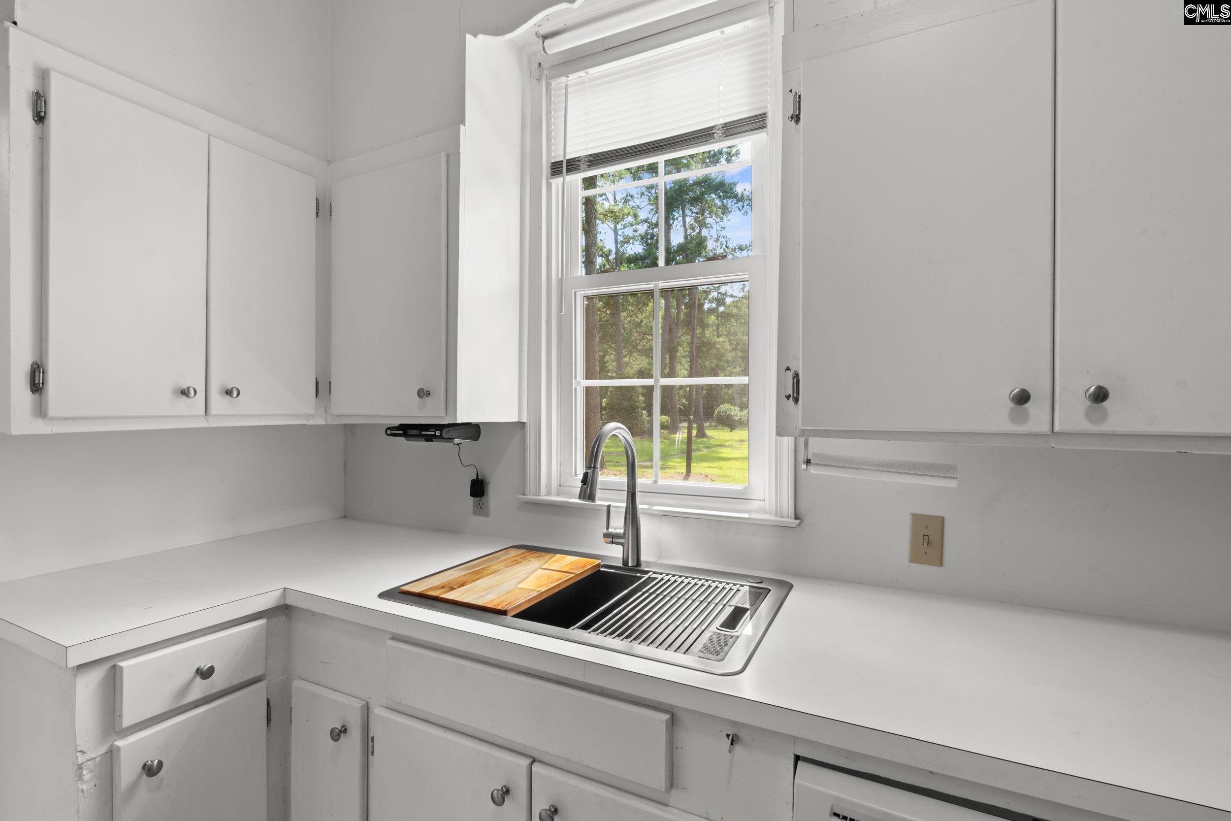 626 East Hampton Street Olanta, SC 29114 - Photo 13 of 31