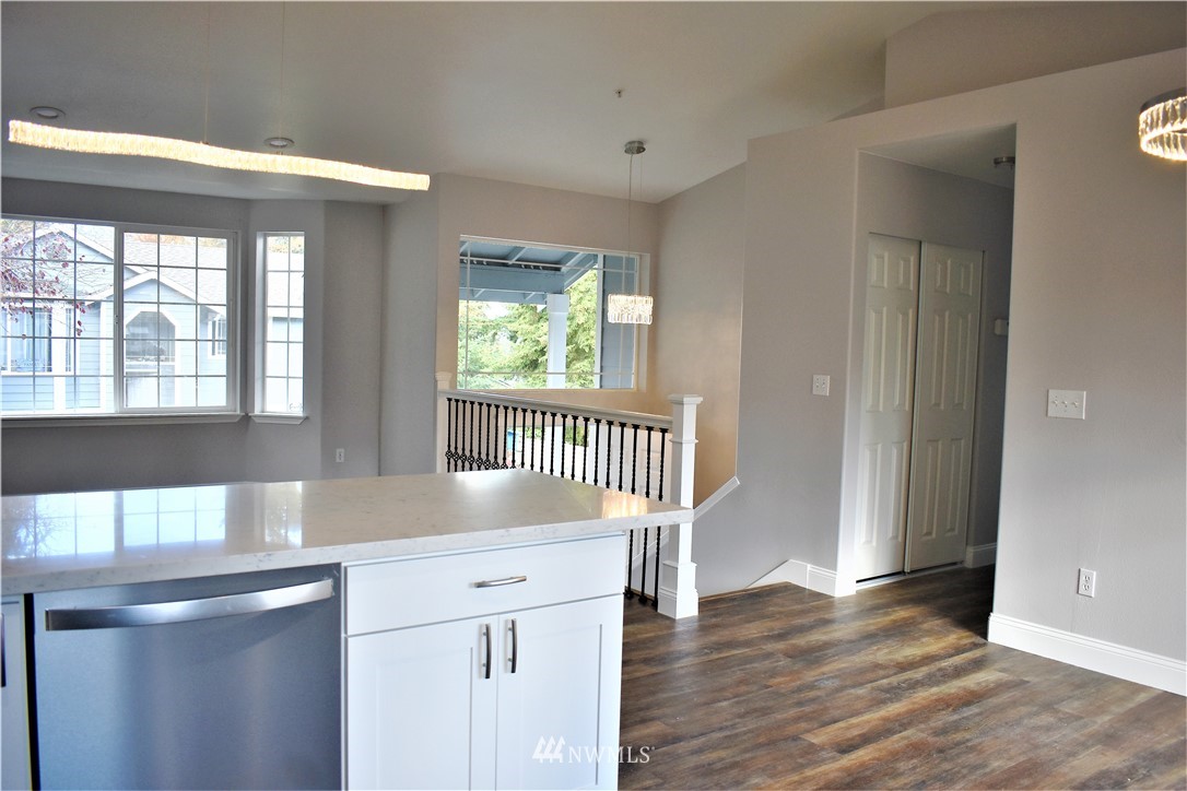 6423 Cady Road Everett, WA 98203 - Photo 4 of 23