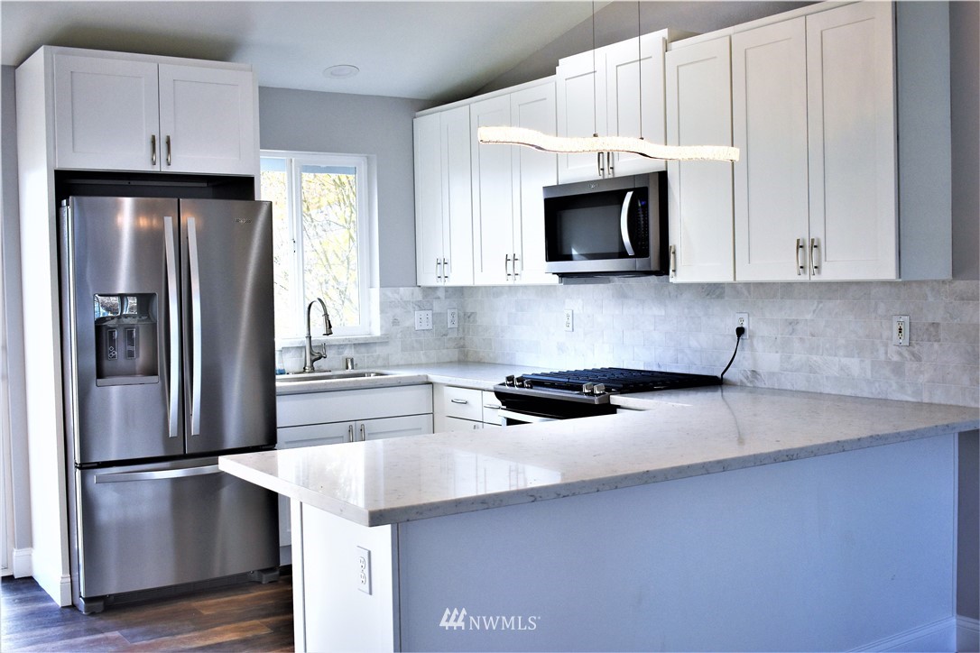 6423 Cady Road Everett, WA 98203 - Photo 6 of 23