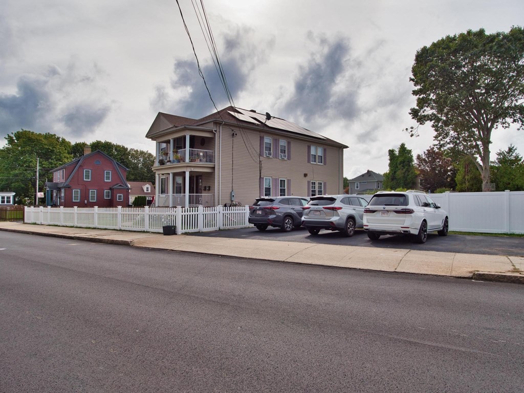 857 New Boston Road Fall River, MA 02720 - Photo 4 of 42 Gallery Image 4