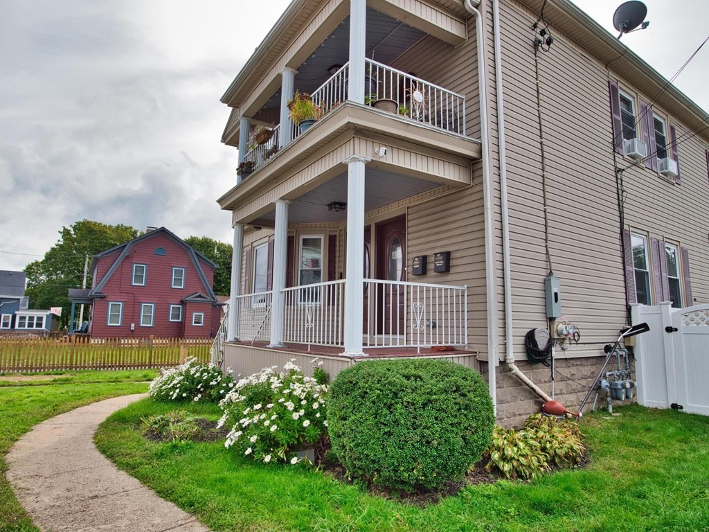 857 New Boston Road Fall River, MA 02720 - Photo 5 of 42 Gallery Image 5