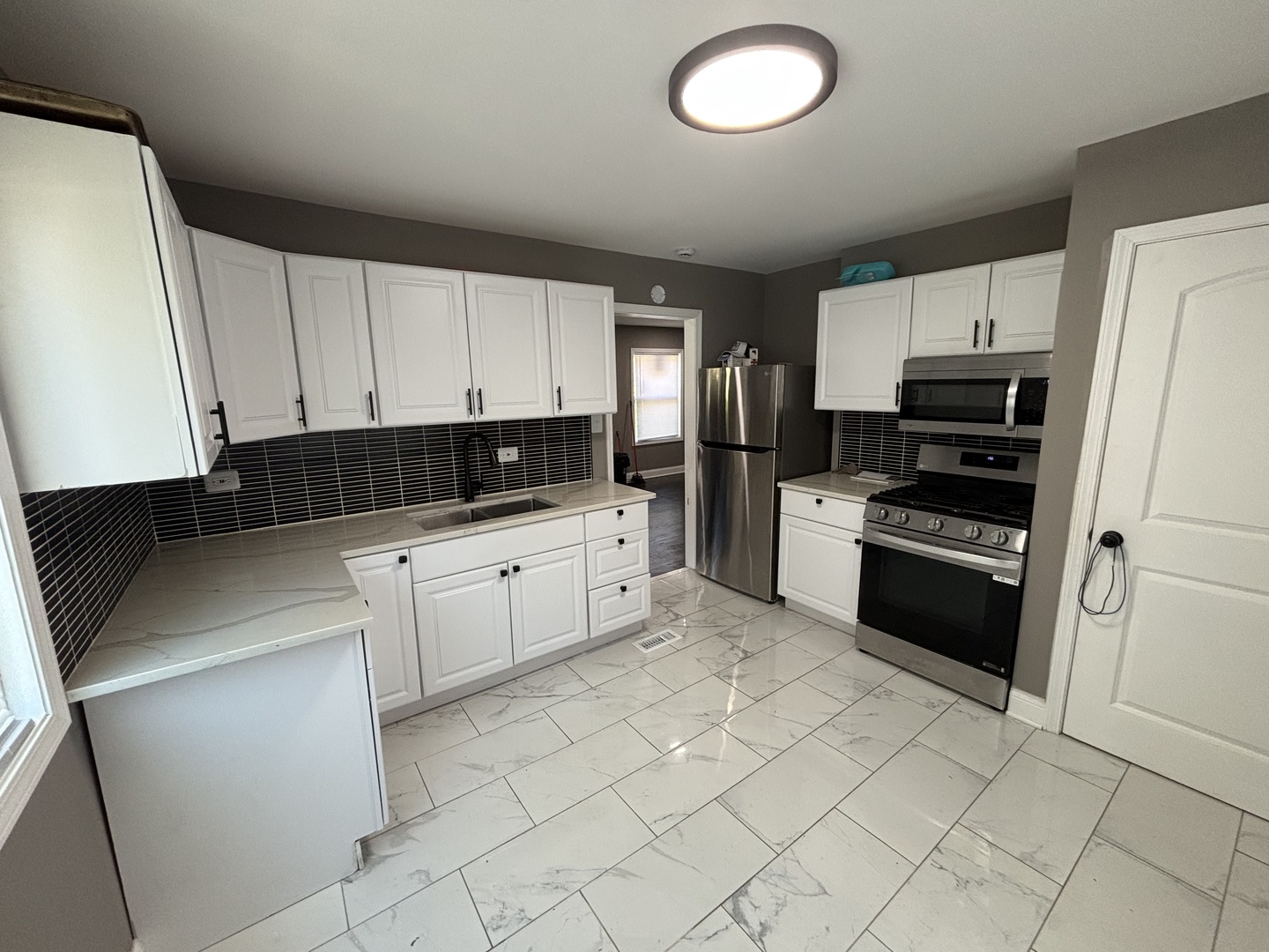 12843 South Normal Avenue Chicago, IL 60628 - Photo 4 of 26
