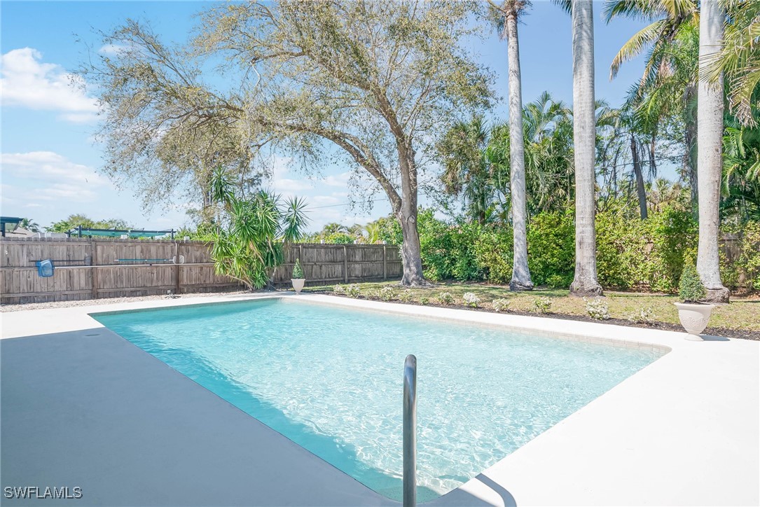 189 Mentor Drive Naples, FL 34110 - Photo 18 of 23