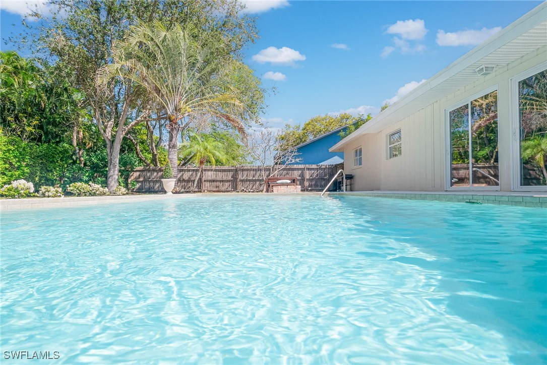 189 Mentor Drive Naples, FL 34110 - Photo 20 of 23