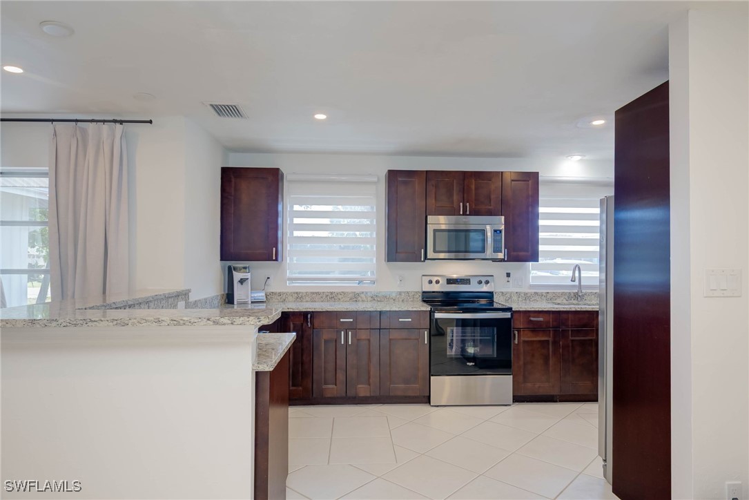 189 Mentor Drive Naples, FL 34110 - Photo 8 of 23