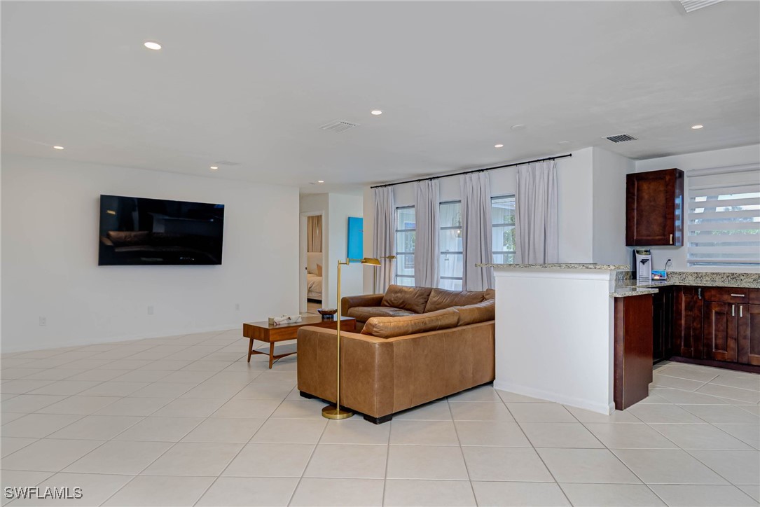 189 Mentor Drive Naples, FL 34110 - Photo 9 of 23