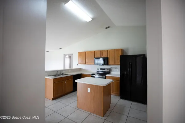 $2,300 | 3821 Long Leaf Drive, Melbourne, FL 32940