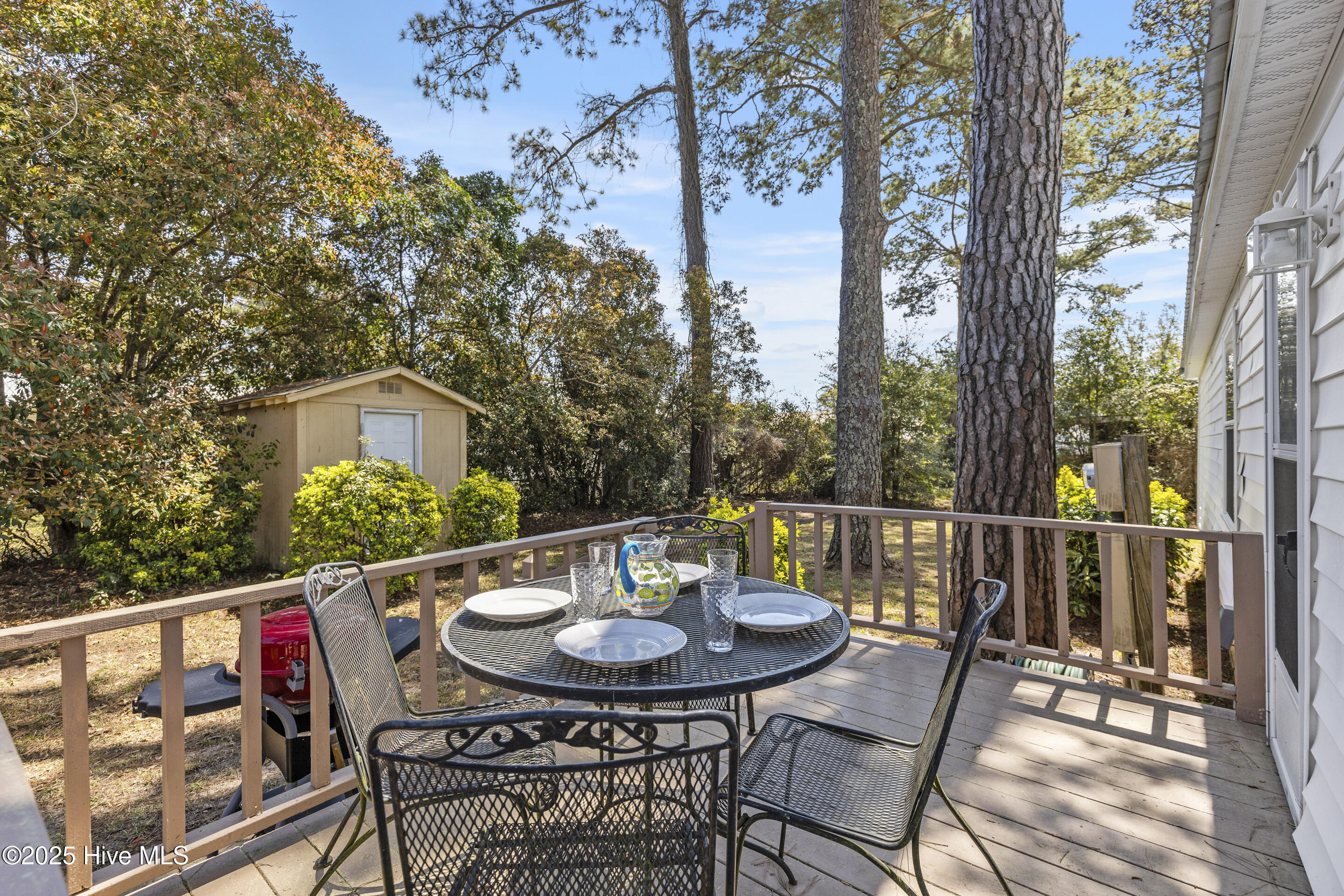 1709 Crane Road Southwest Ocean Isle Beach, NC 28469 - Photo 18 of 47 Entertaining Space