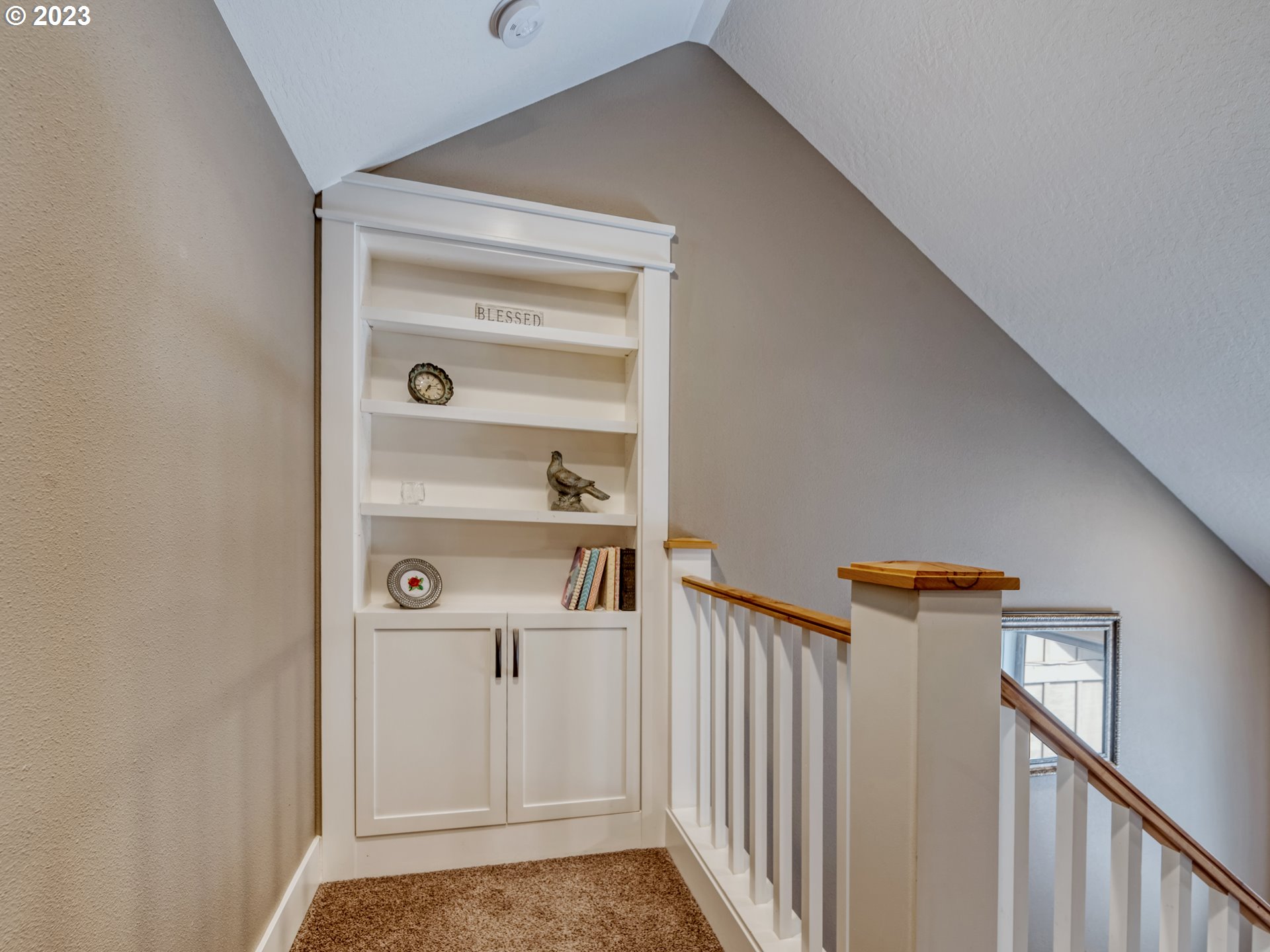 27876 Lady Slipper Loop Eugene, OR 97405 - Photo 31 of 45 a view of a hallway with closet