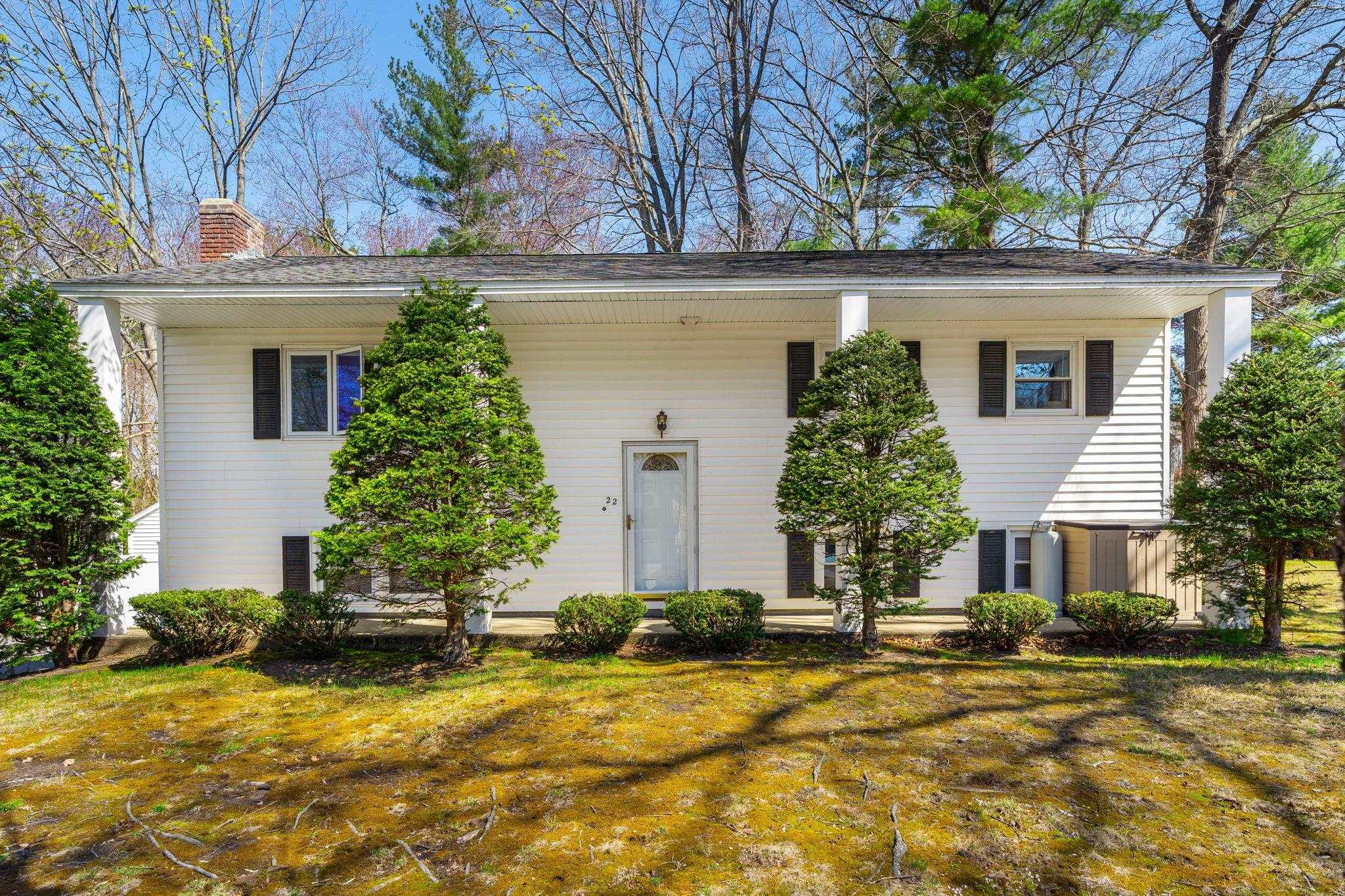 22 Old Coach Road Salem, NH 03079 - Photo 2 of 33