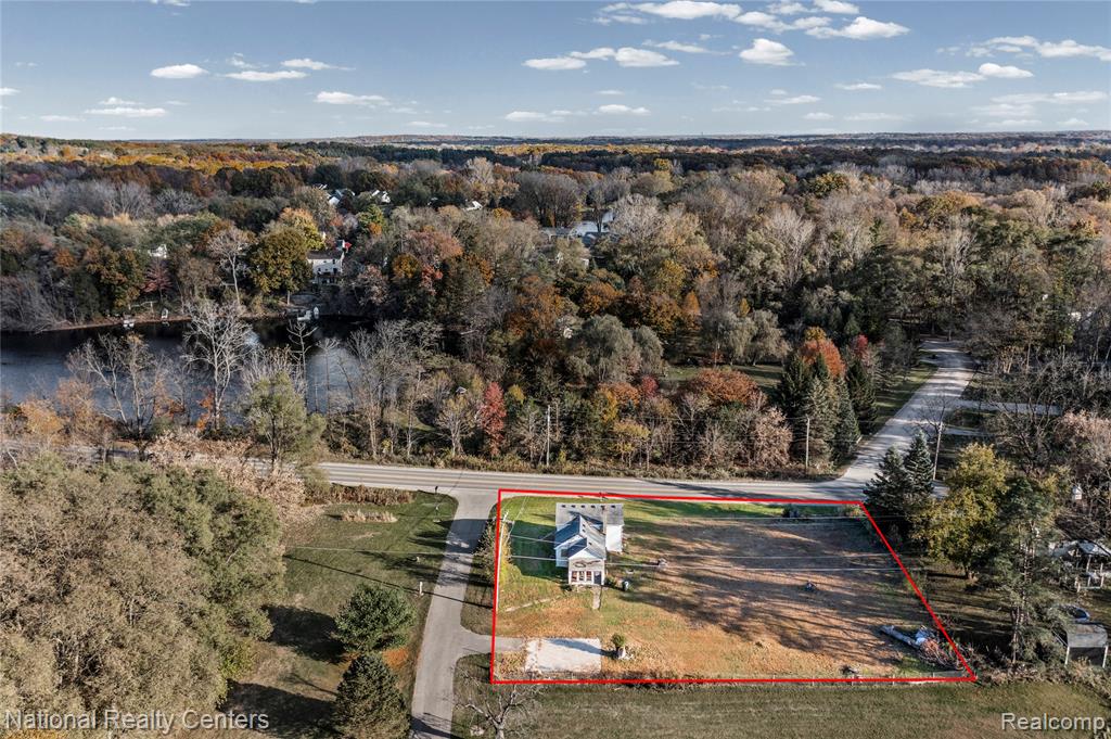 8292 Pettysville Road Pinckney, MI 48169 - Photo 1 of 16