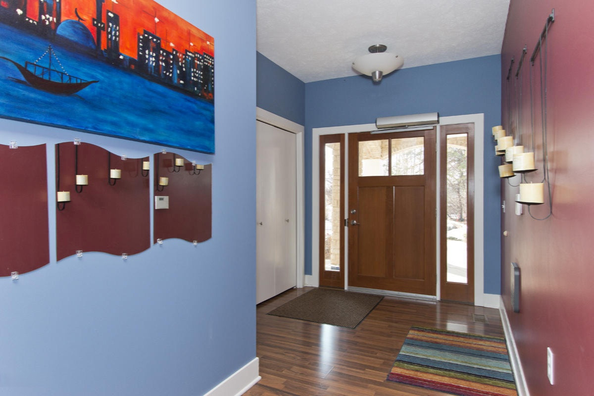 5563 Cascade Road Southeast Grand Rapids, MI 49546 - Photo 6 of 57 007 foyer - IMG_0125