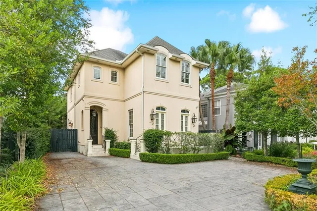 $1,599,000 | 180 East Oakridge Park, Metairie, LA 70005