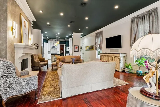 $1,599,000 | 180 East Oakridge Park, Metairie, LA 70005