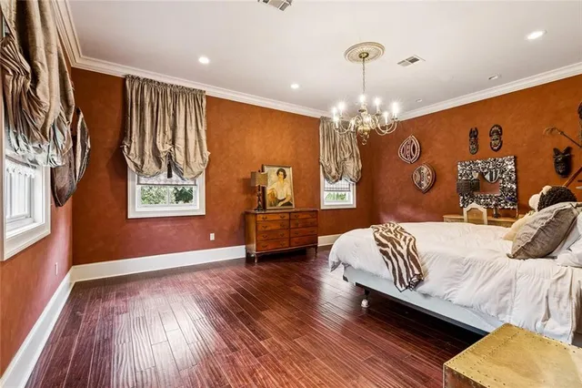 $1,599,000 | 180 East Oakridge Park, Metairie, LA 70005