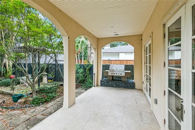$1,599,000 | 180 East Oakridge Park, Metairie, LA 70005