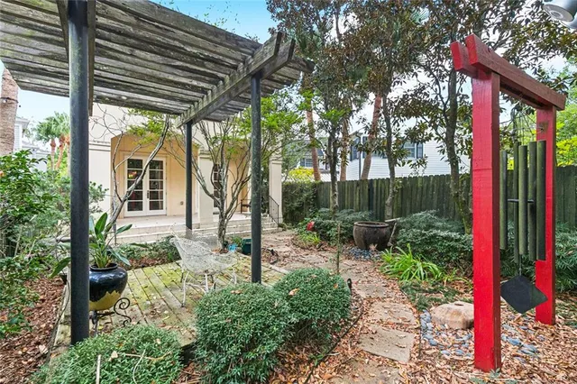 $1,599,000 | 180 East Oakridge Park, Metairie, LA 70005