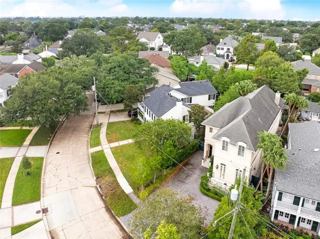 $1,599,000 | 180 East Oakridge Park, Metairie, LA 70005