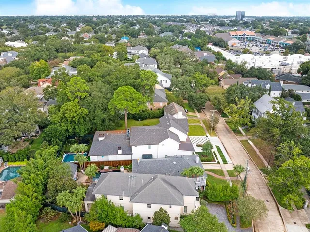 $1,599,000 | 180 East Oakridge Park, Metairie, LA 70005