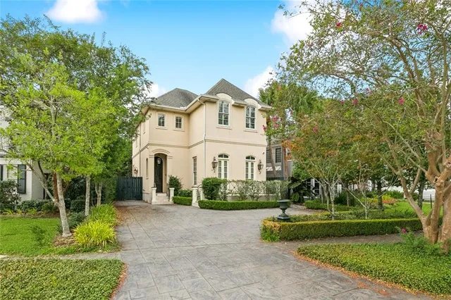 $1,599,000 | 180 East Oakridge Park, Metairie, LA 70005