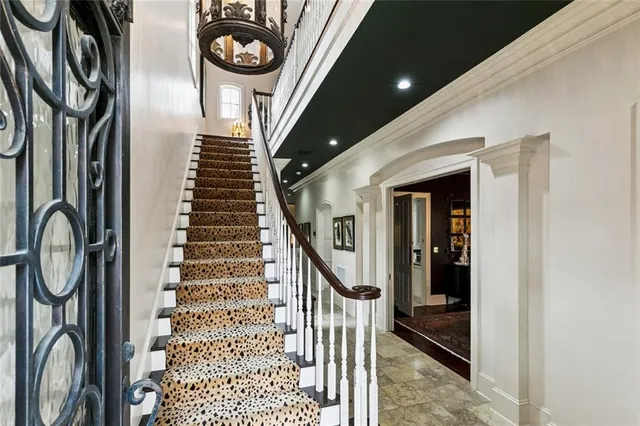 $1,599,000 | 180 East Oakridge Park, Metairie, LA 70005