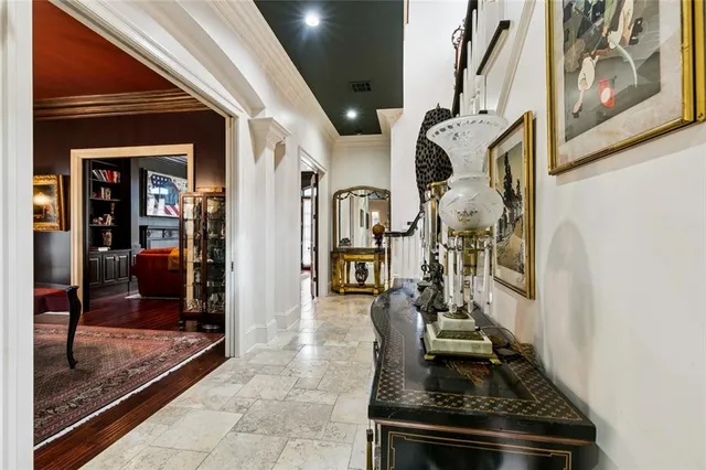 $1,599,000 | 180 East Oakridge Park, Metairie, LA 70005